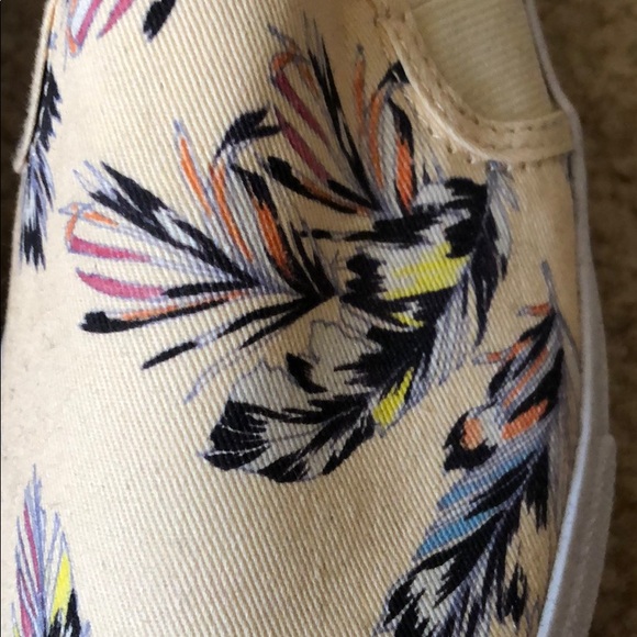 NEW - DSW Cream Flats - Size 7 - Picture 2 of 7